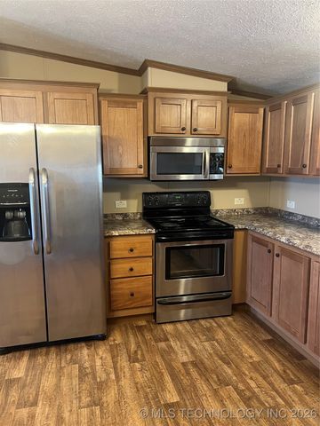 421 Wooley Avenue, Stuart, OK 74570