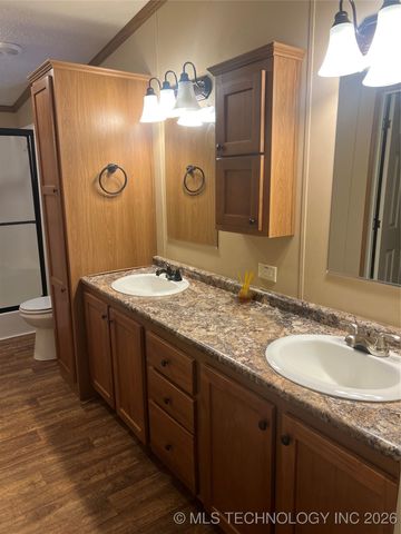 421 Wooley Avenue, Stuart, OK 74570