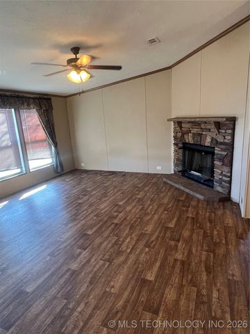 421 Wooley Avenue, Stuart, OK 74570