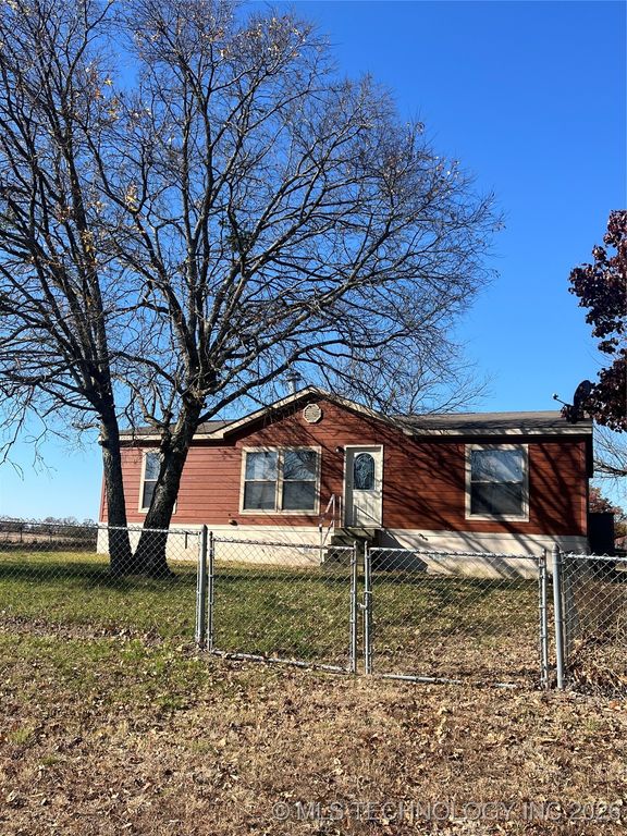 421 Wooley Avenue, Stuart, OK 74570