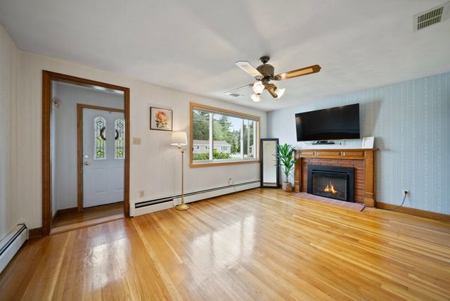 4 Barron Avenue, Salem, NH 03079