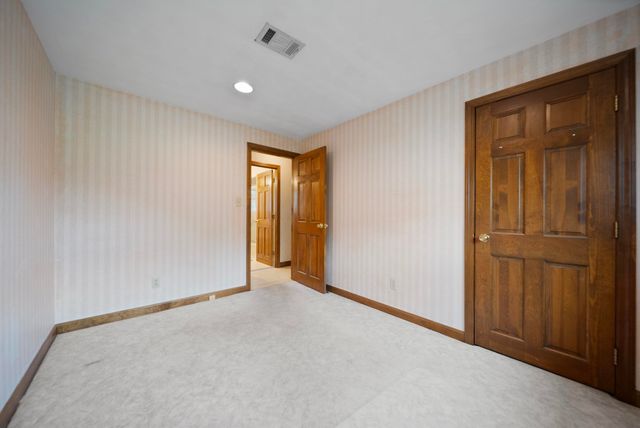 4 Barron Avenue, Salem, NH 03079