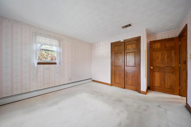 4 Barron Avenue, Salem, NH 03079