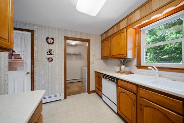 4 Barron Avenue, Salem, NH 03079