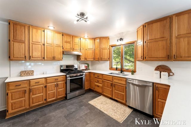 18883 168th Avenue, Spring Lake, MI 49456