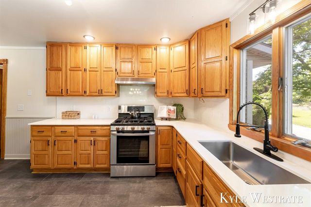 18883 168th Avenue, Spring Lake, MI 49456