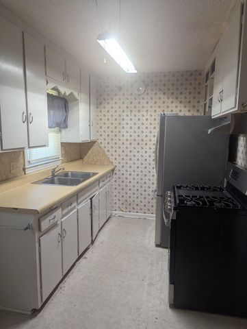 2508 S Greenwood, Wichita, KS 67216