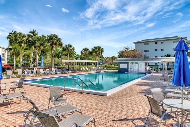 2901 VICTORIA Circle F2, Coconut Creek, FL 33066
