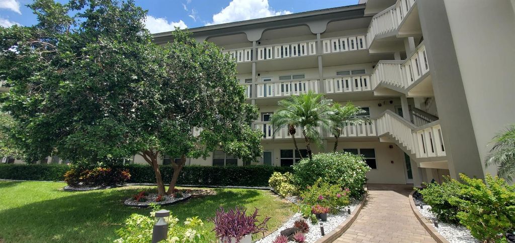 2901 VICTORIA Circle F2, Coconut Creek, FL 33066