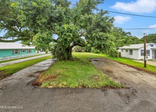 306 Union Street, Bay Saint Louis, MS 39520