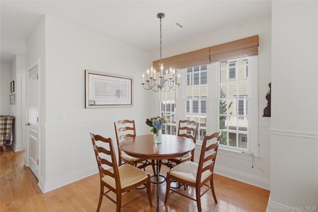 23 Mariners Walk, Oyster Bay, NY 11771