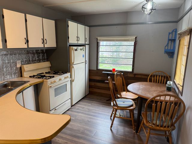 8 Dorf Auf Radar Road, Wilmington, VT 05363