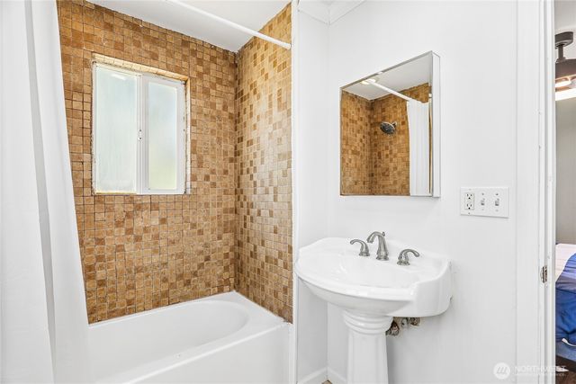 4718 S Victor Street, Seattle, WA 98178