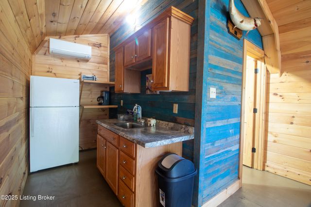 899 Pine Haven Rd, Clarkson, KY 42726