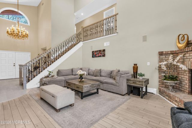 12 Red Fox Run, Manalapan, NJ 07726