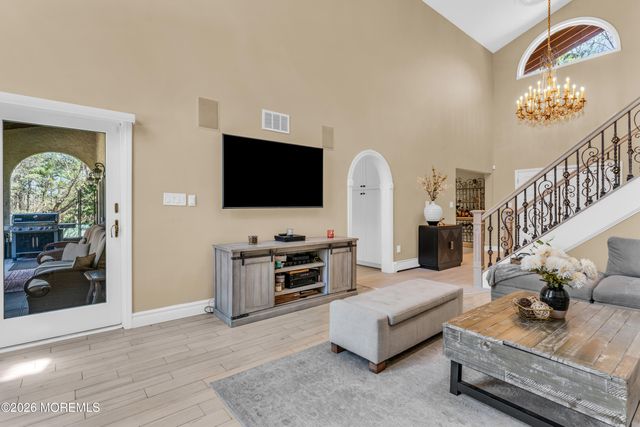 12 Red Fox Run, Manalapan, NJ 07726