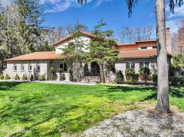 12 Red Fox Run, Manalapan, NJ 07726