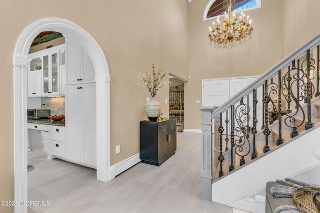 12 Red Fox Run, Manalapan, NJ 07726