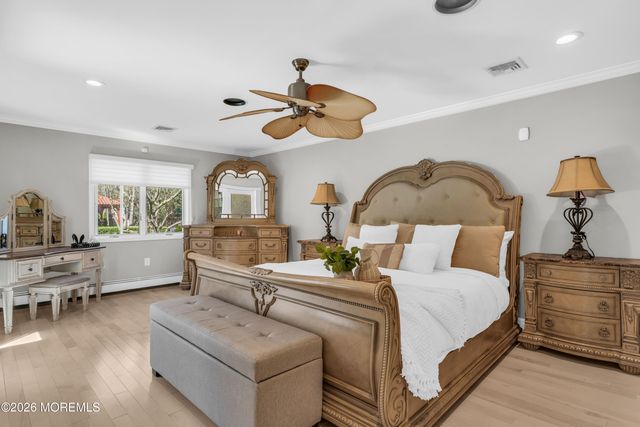 12 Red Fox Run, Manalapan, NJ 07726