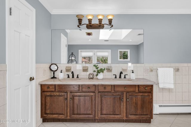 12 Red Fox Run, Manalapan, NJ 07726