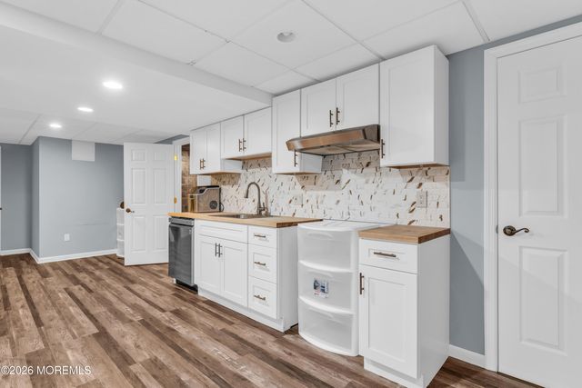 12 Red Fox Run, Manalapan, NJ 07726