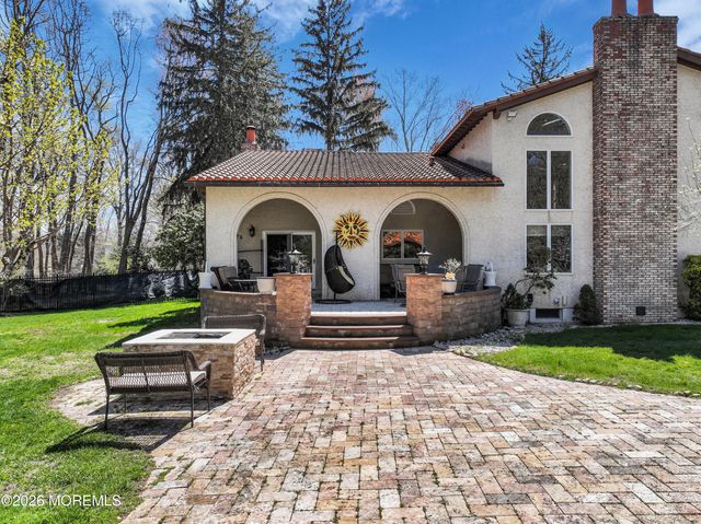 12 Red Fox Run, Manalapan, NJ 07726