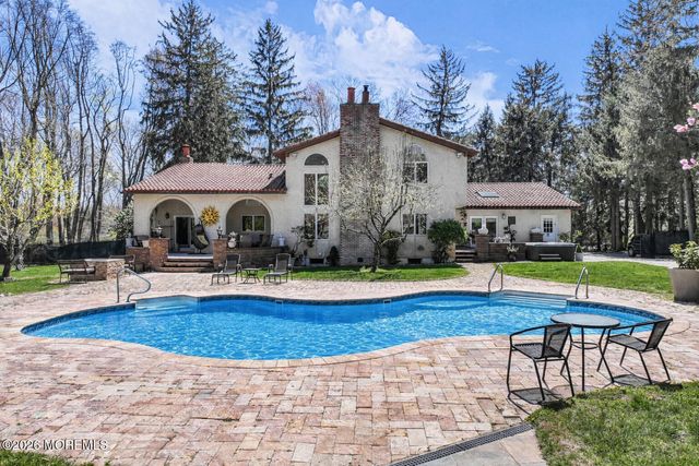 12 Red Fox Run, Manalapan, NJ 07726