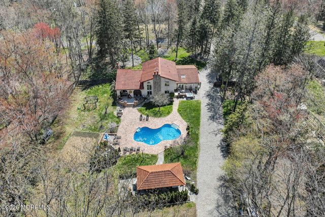 12 Red Fox Run, Manalapan, NJ 07726