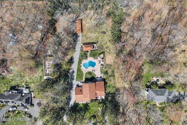 12 Red Fox Run, Manalapan, NJ 07726