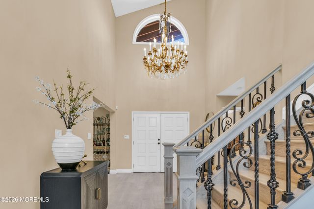 12 Red Fox Run, Manalapan, NJ 07726