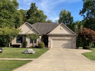 1040 Timber Trail, Grafton, OH 44044