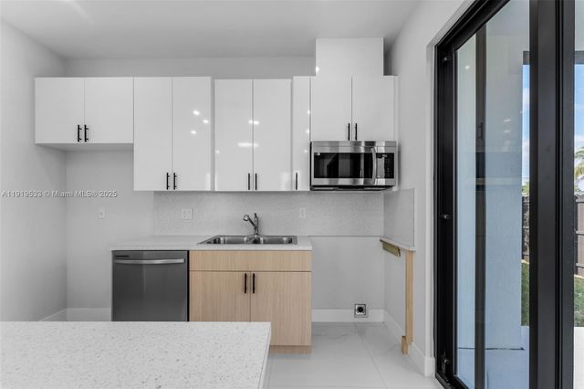 21911 SW 124th Ave, Miami, FL 33170