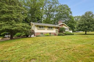5 The Glen, Cedar Grove Twp., NJ 07009
