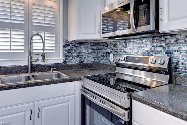 17 Prince George DR, Hampton, VA 23669