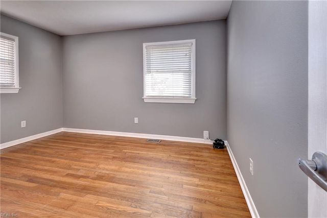 17 Prince George DR, Hampton, VA 23669