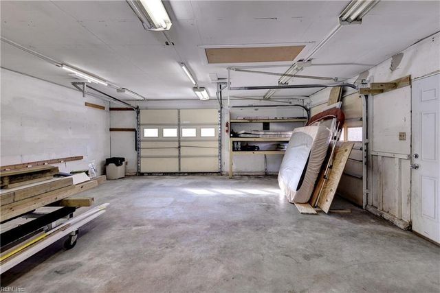 17 Prince George DR, Hampton, VA 23669