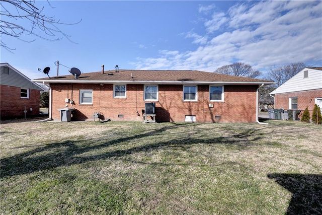 17 Prince George DR, Hampton, VA 23669