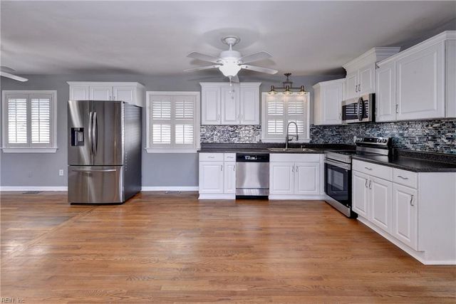 17 Prince George DR, Hampton, VA 23669