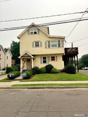 16 Cleveland Street, Danbury, CT 06810