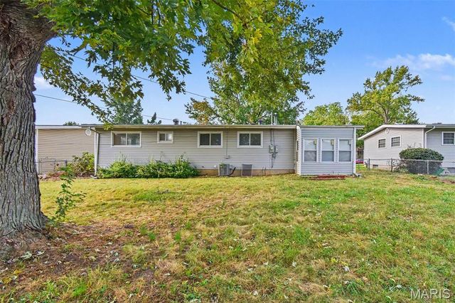 735 Starlet Drive, Florissant, MO 63031