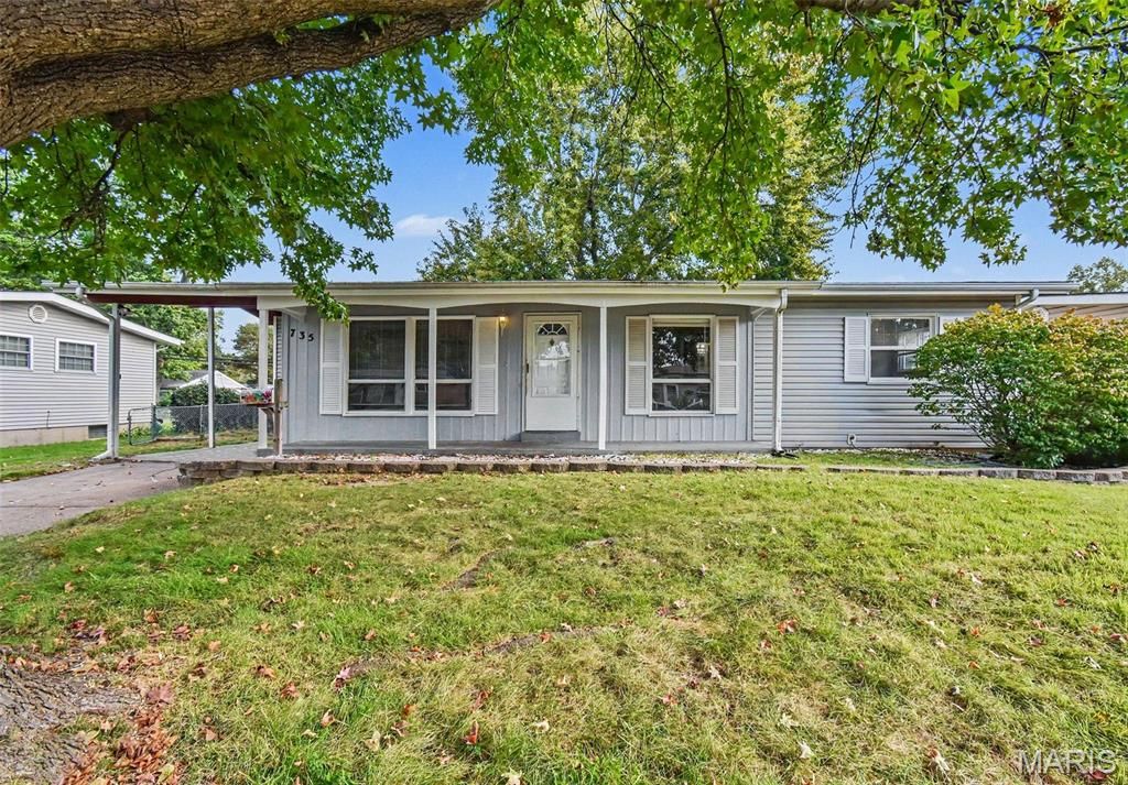 735 Starlet Drive, Florissant, MO 63031
