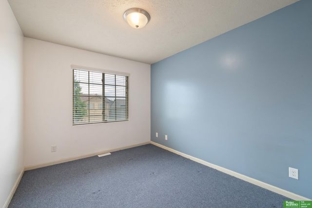9152 Hanover Street, Omaha, NE 68122