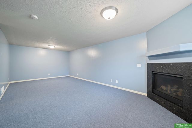 9152 Hanover Street, Omaha, NE 68122