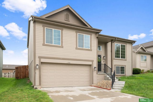 9152 Hanover Street, Omaha, NE 68122