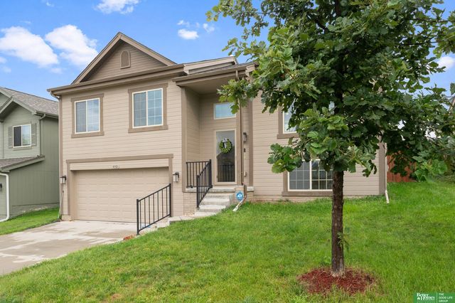 9152 Hanover Street, Omaha, NE 68122