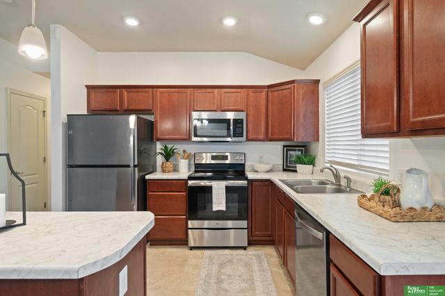 9152 Hanover Street, Omaha, NE 68122
