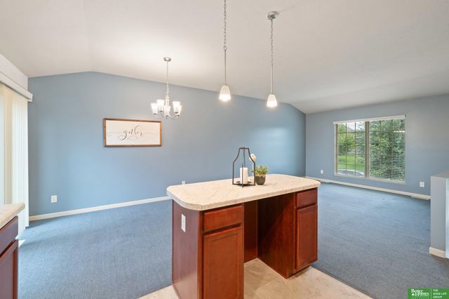 9152 Hanover Street, Omaha, NE 68122