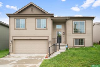 9152 Hanover Street, Omaha, NE 68122