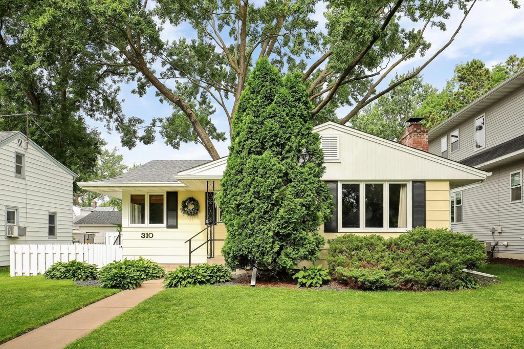 310 9th Avenue N, Hopkins, MN 55343