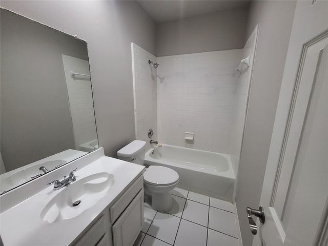 119 Saint James Road, Irving, TX 75063